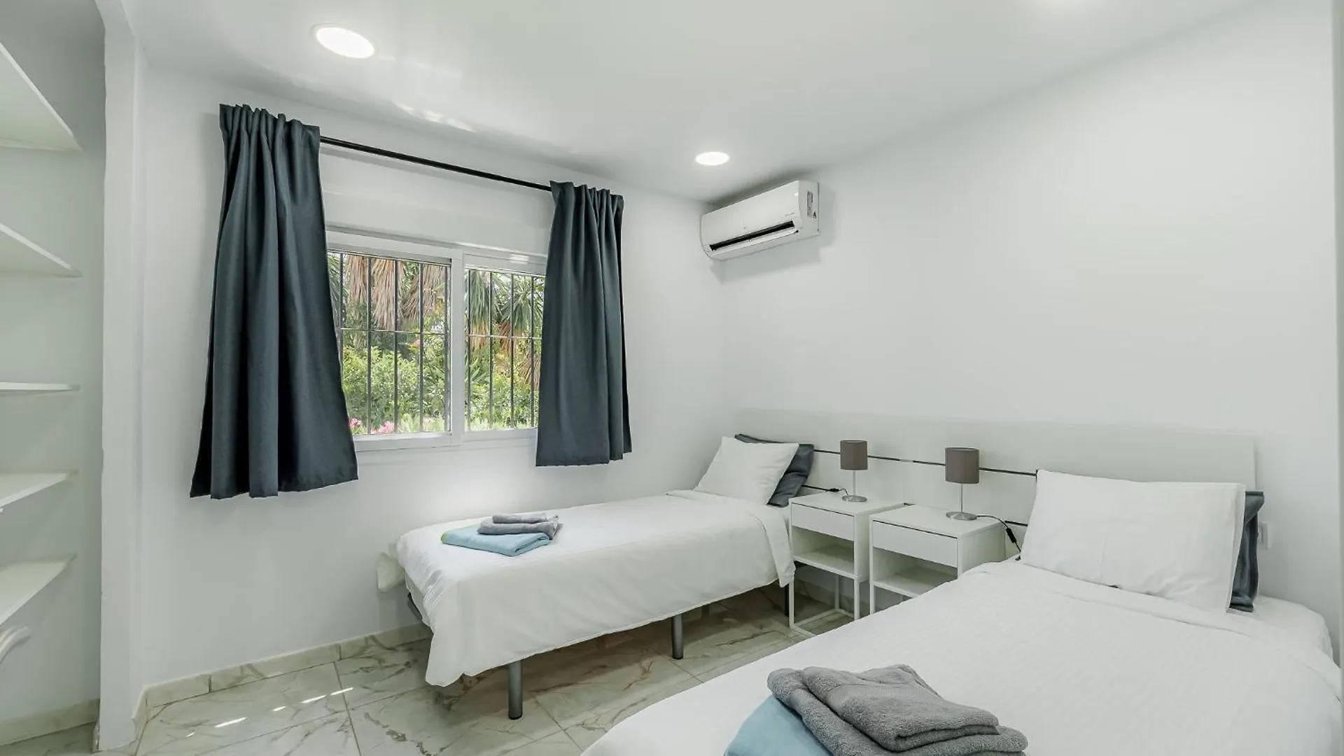 Casa Grapa In Sitio De Calahonda Villa