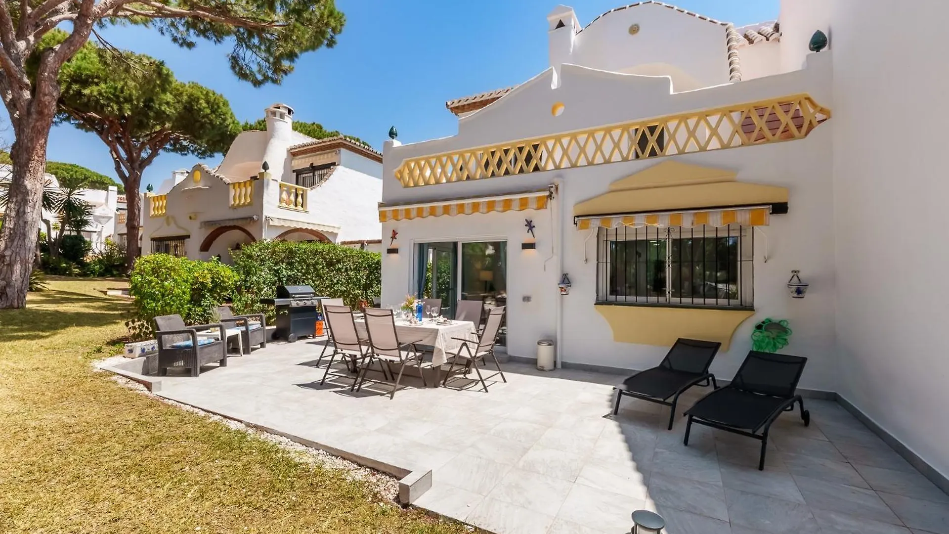 Casa Grapa In Sitio De Calahonda Villa